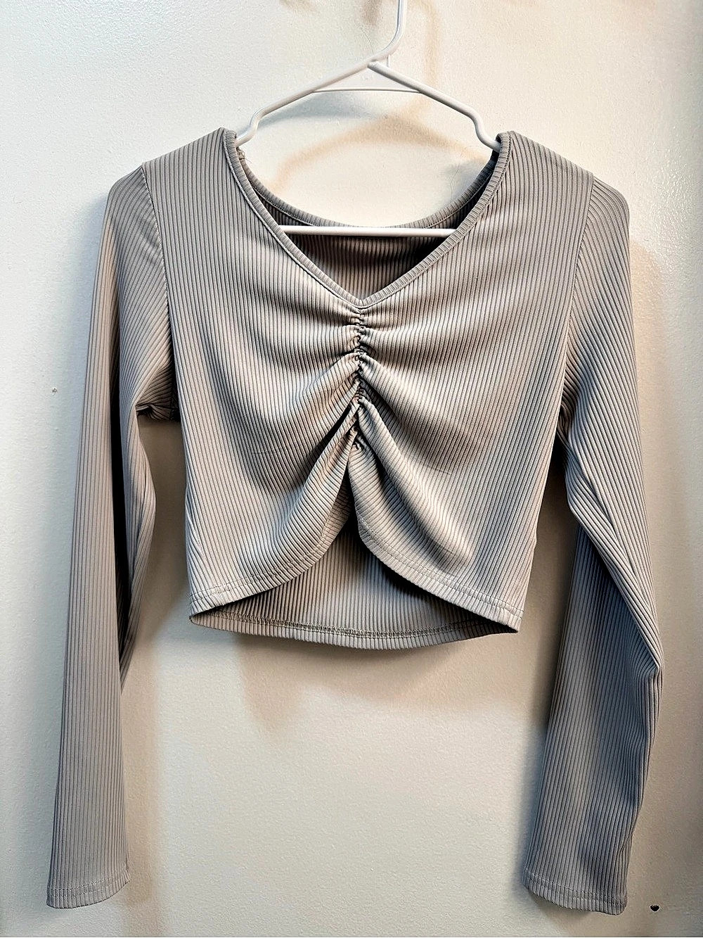 Ruched Long Sleeve Crop Top in Gray Like New